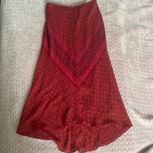 Express boho patterned, stylish midi skirt